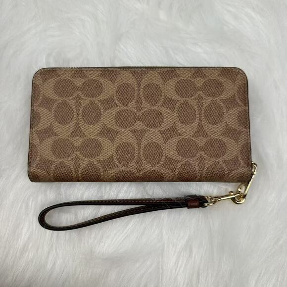 Coach X Peanuts Long Zip Around Wallet In Sig Canvas W/ Patches CBM91 Snoopy Tan - Picture 2 of 5